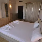 Menada In Vris דירה צרבו