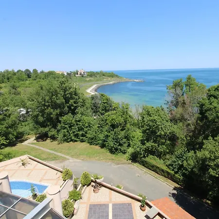 Menada In Vris アパート ツァレヴォ