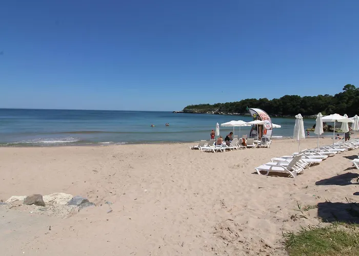 Menada In Vris アパート *